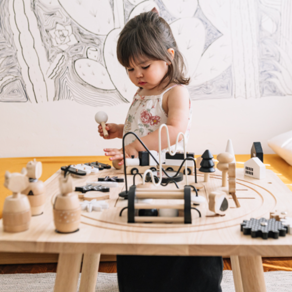 Table cube en bois pour activité sensorielle